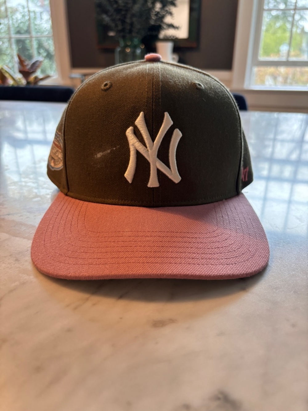 '47 Kids New York Yankees Olive & Pink Snapback Hat